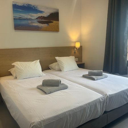 Stunning 2 Bedroom Seafront Apartment Puerto del Carmen  Exterior photo