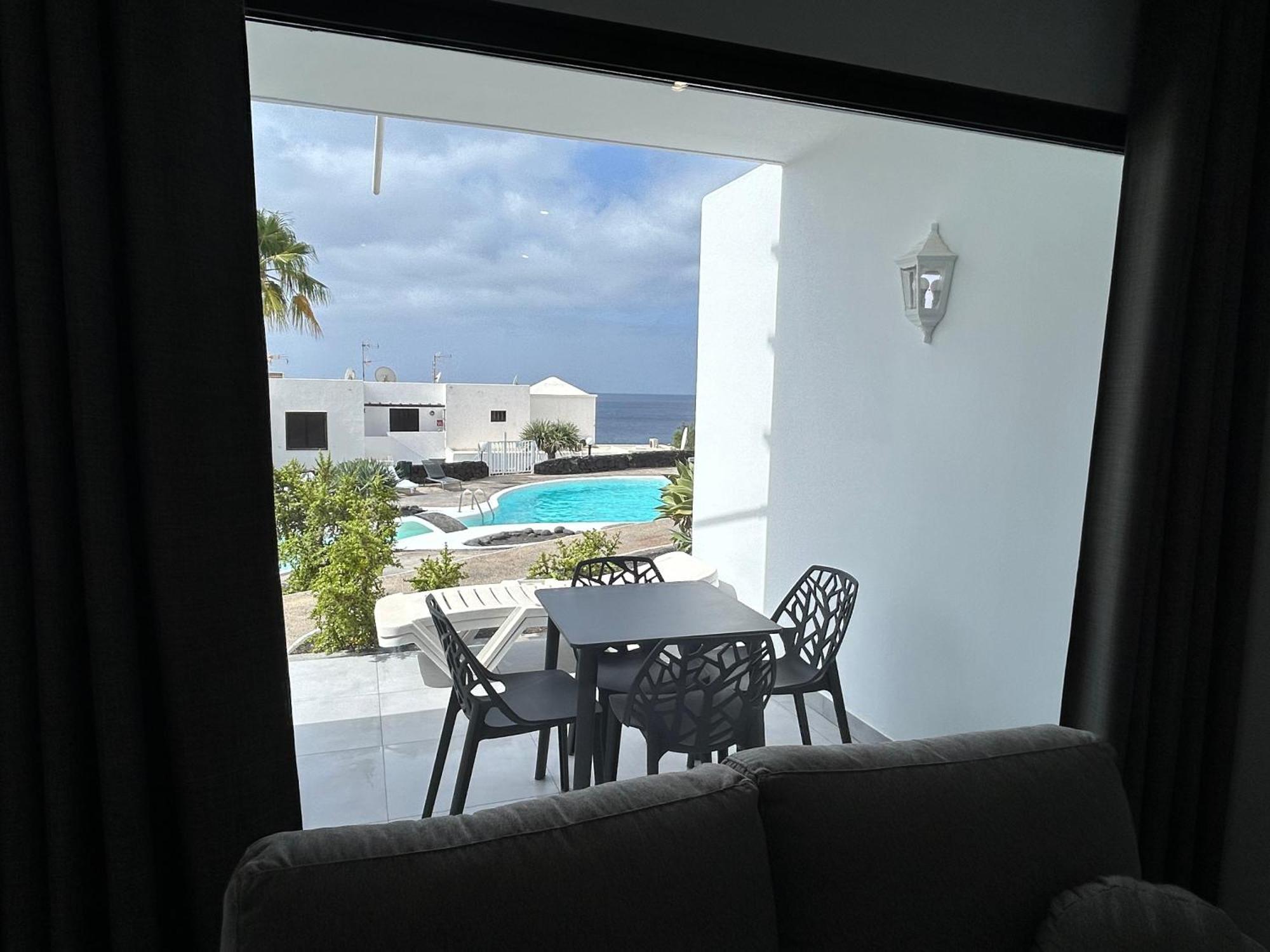 Stunning 2 Bedroom Seafront Apartment Puerto del Carmen  Exterior photo