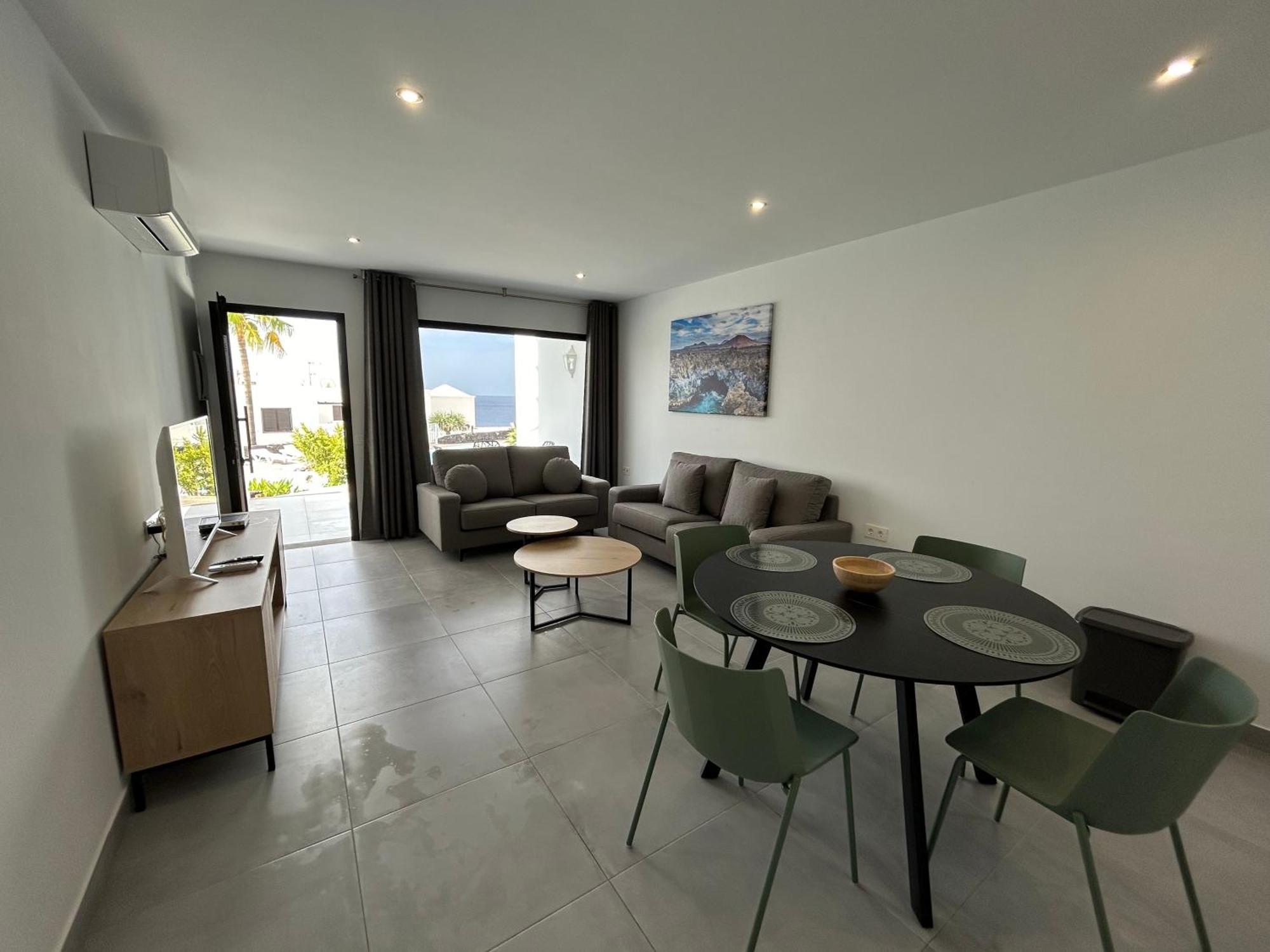 Stunning 2 Bedroom Seafront Apartment Puerto del Carmen  Exterior photo