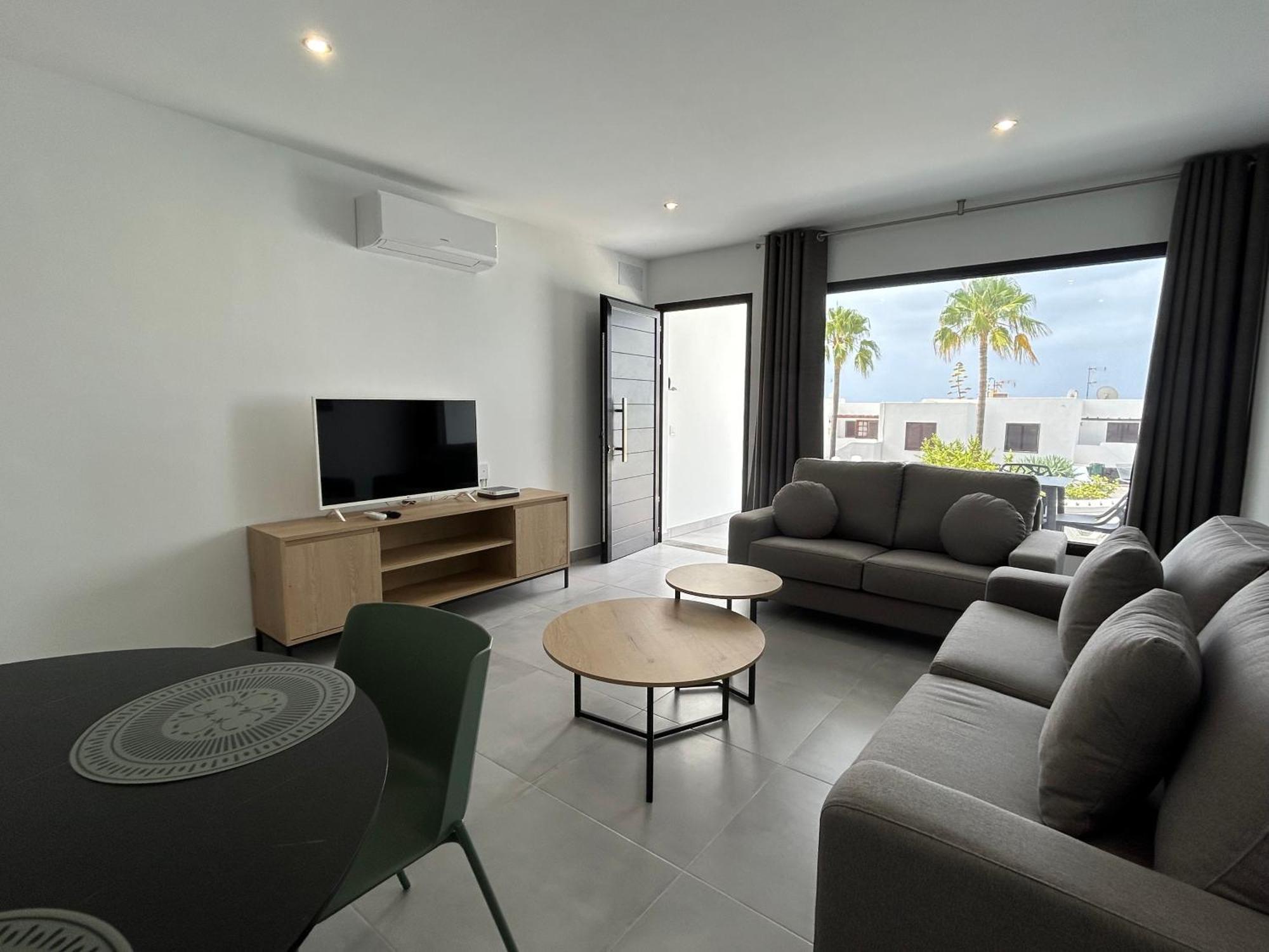 Stunning 2 Bedroom Seafront Apartment Puerto del Carmen  Exterior photo